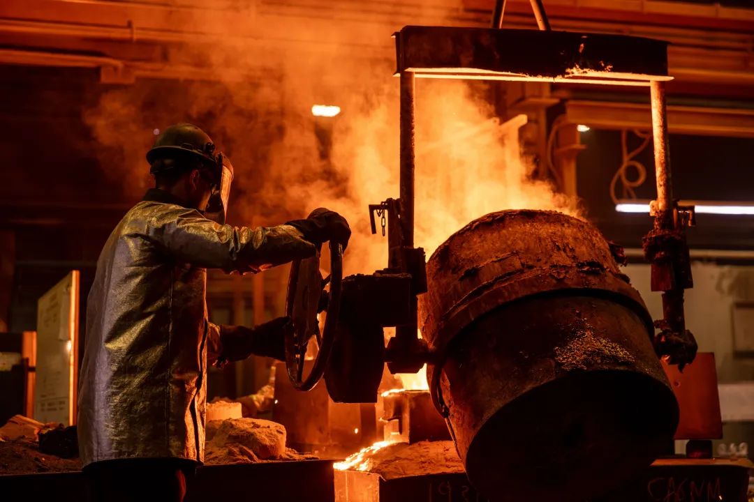 Foundry pouring process